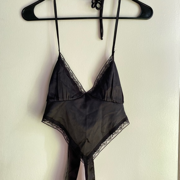 Shein bandanna silk halter top - Picture 4 of 4